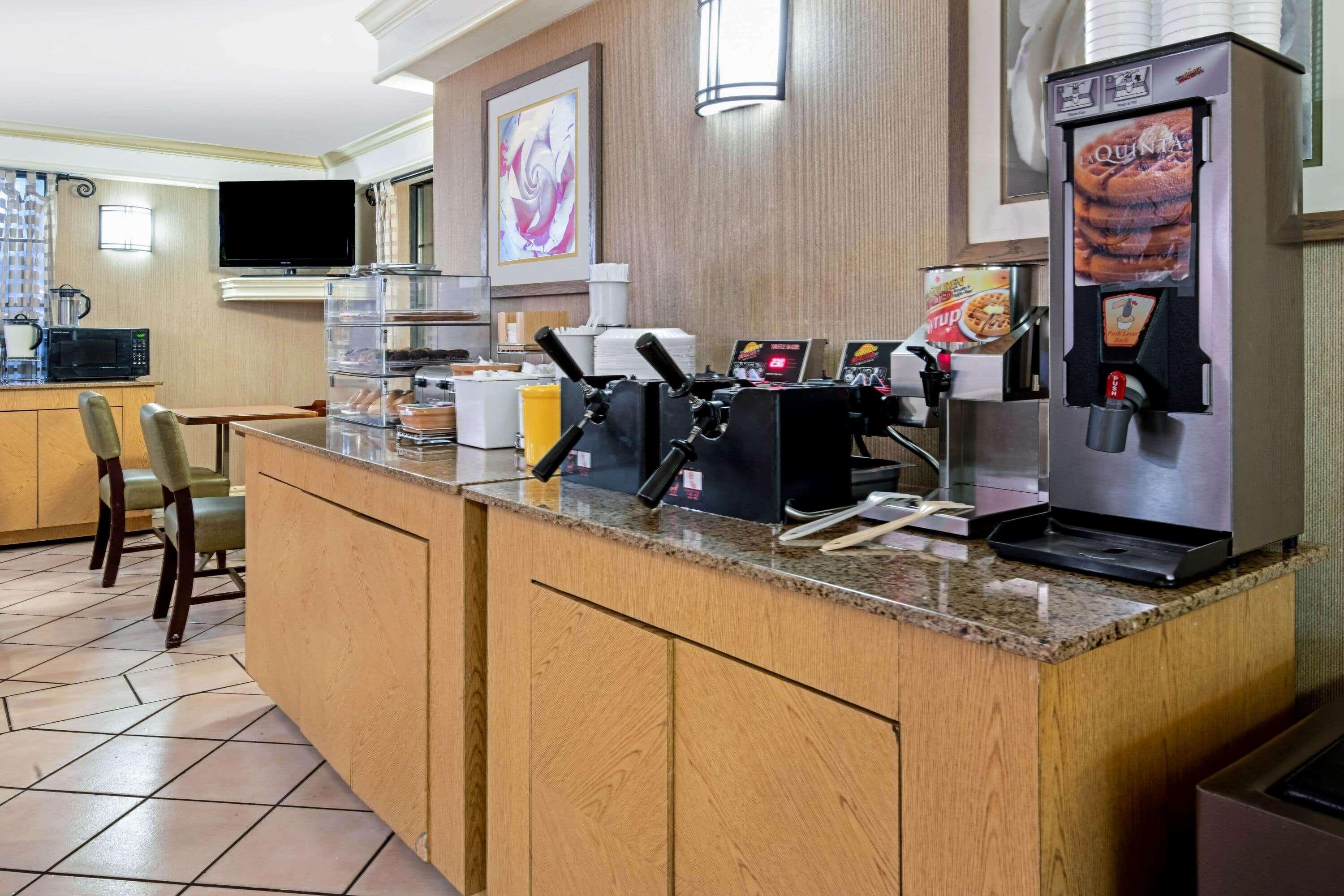 La Quinta Inn By Wyndham Amarillo Mid-City Bagian luar foto