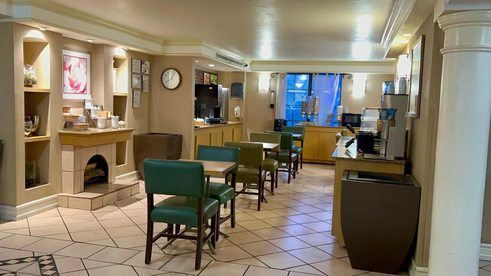 La Quinta Inn By Wyndham Amarillo Mid-City Bagian luar foto